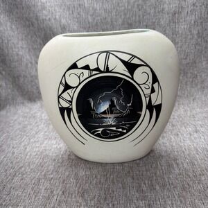 Vintage Cedar Mesa Native American Pottery Vase, 8 1/4" T x 8" W